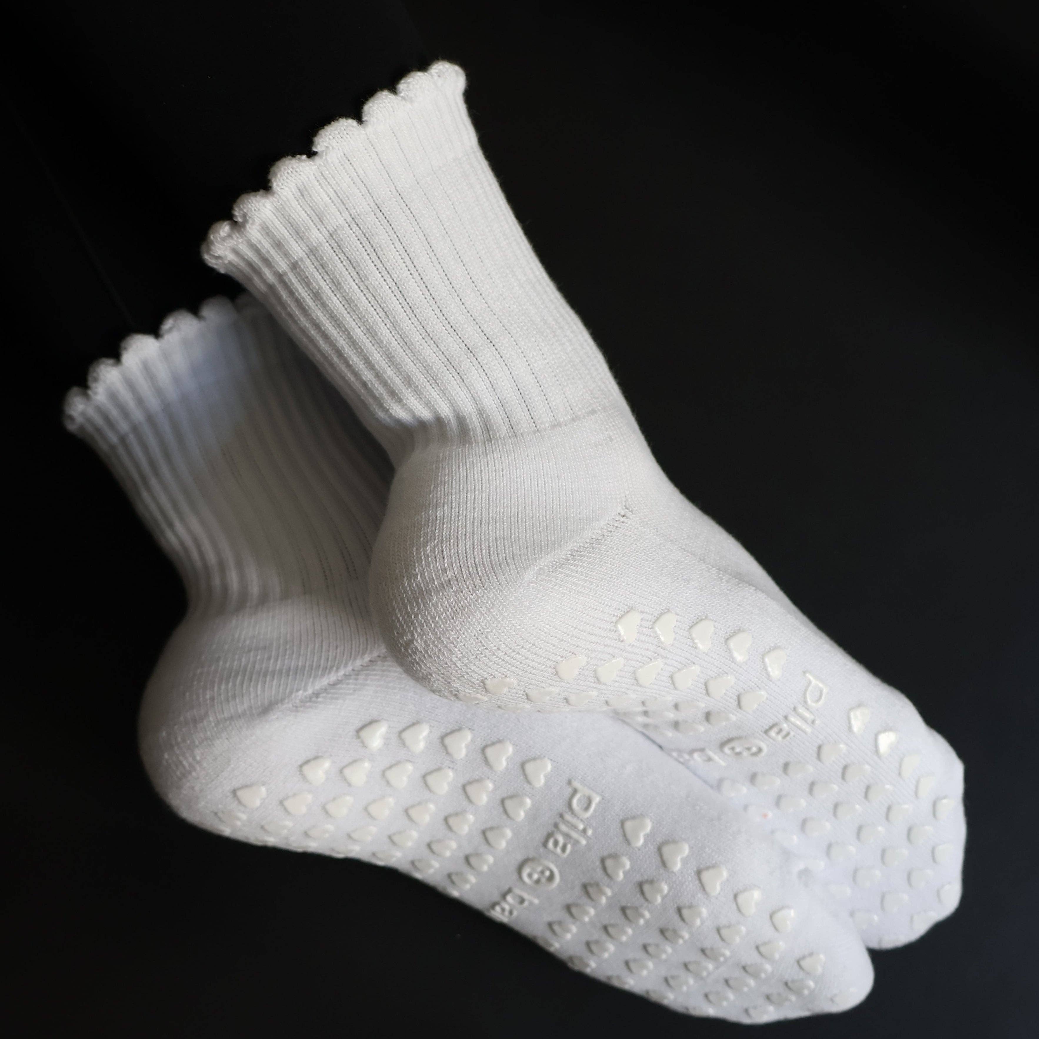 PILA Plain Best Grip Socks - White Ruffle